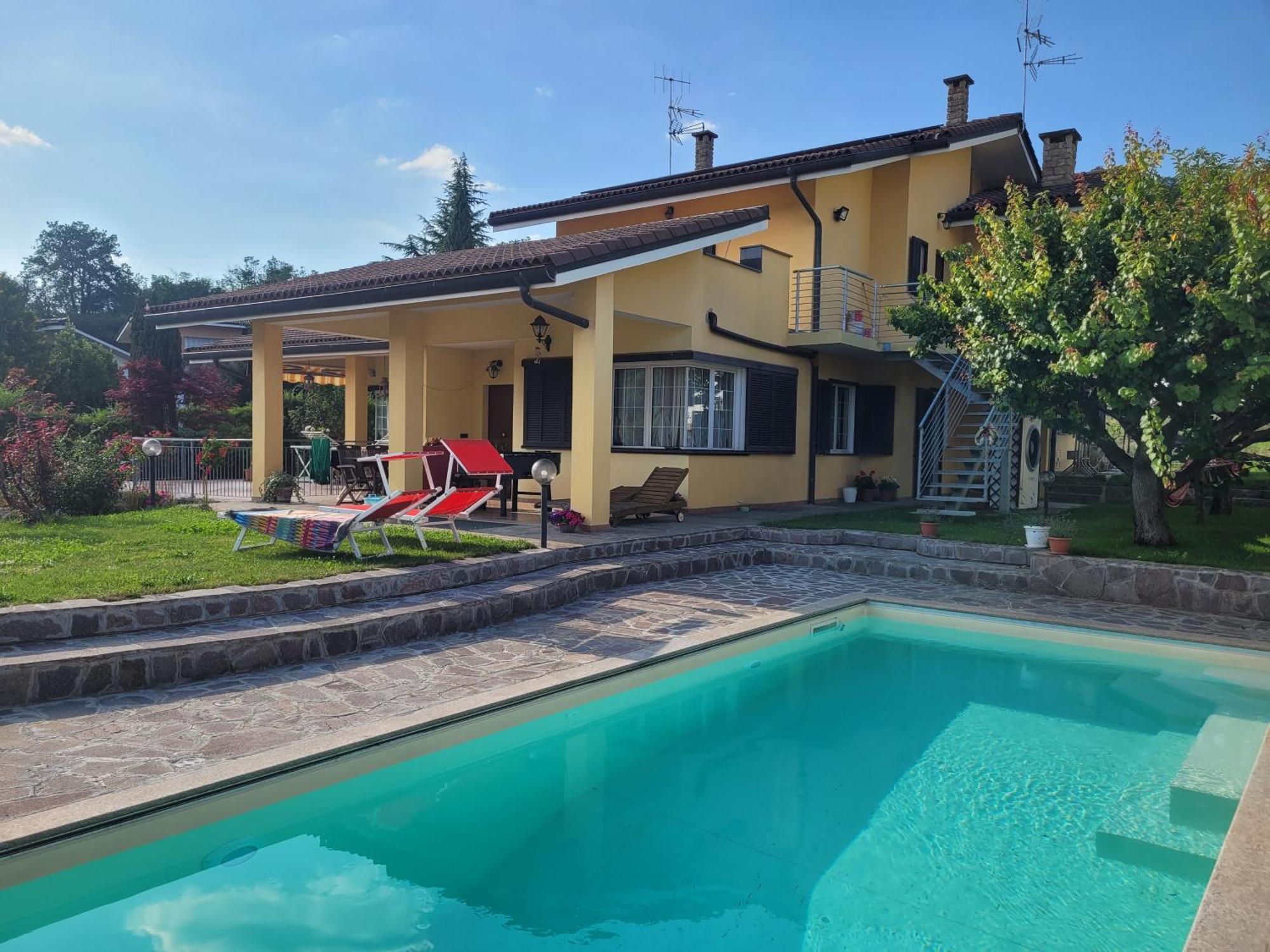 Casa Vacanze Alice E Arianna Cairo Montenotte Exterior photo