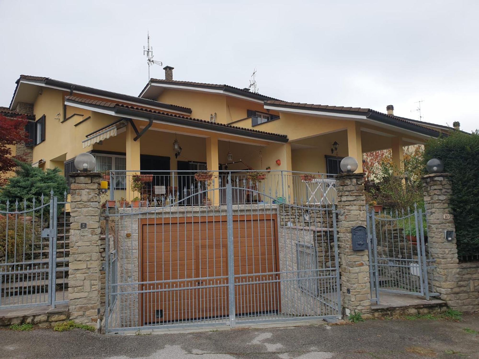 Casa Vacanze Alice E Arianna Cairo Montenotte Exterior photo